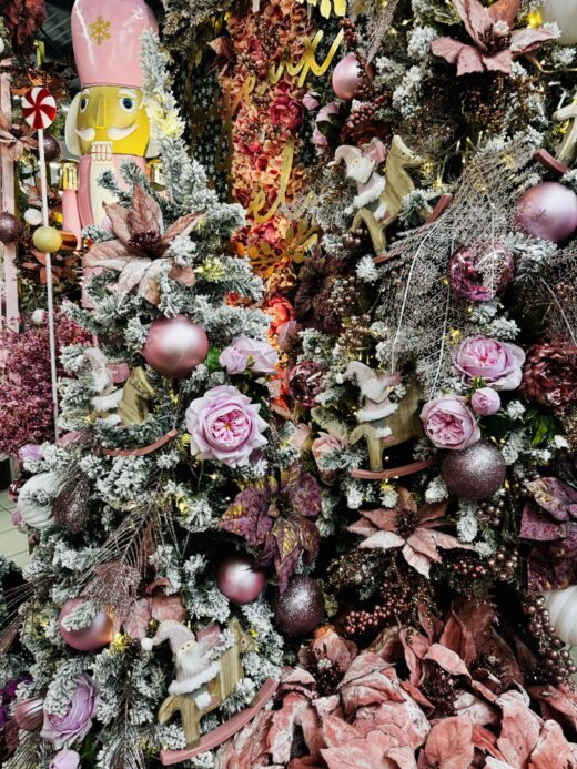 Octobre&#x20;Rose&#x20;&#x3A;&#x20;Quand&#x20;la&#x20;Magie&#x20;de&#x20;No&#x00EB;l&#x20;Prend&#x20;des&#x20;Teintes&#x20;de&#x20;Solidarit&#x00E9;&#x20;chez&#x20;Feuillazur